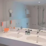 Vienna House Easy By Wyndham וופרטל