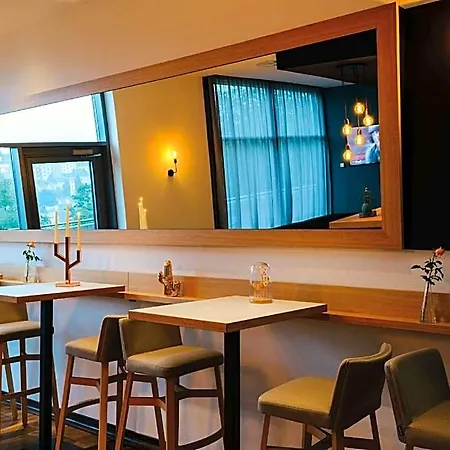 Vienna House Easy By Wyndham 4*